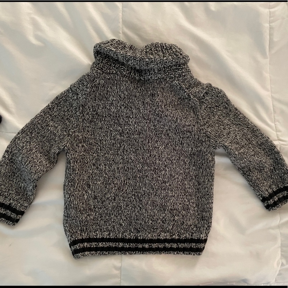 Two Ralph Lauren Pullovers - Picture 5 of 5